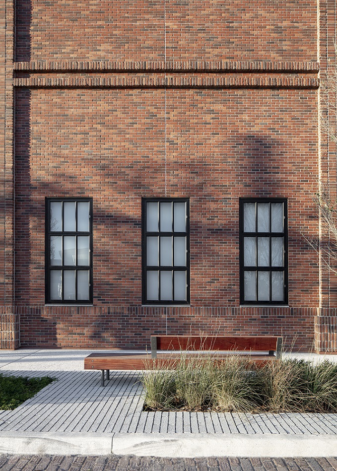 Thin Brick - Ybor City Tumbled Vee Brick - Old Brickyard Collection 4